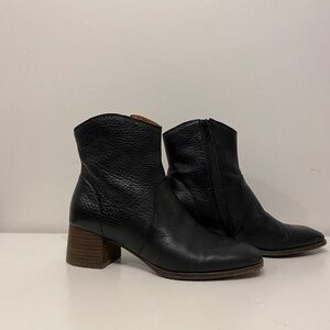 Lucky Brand Laidem Black Pebbled Leather Western Heeled Bootie Size 8